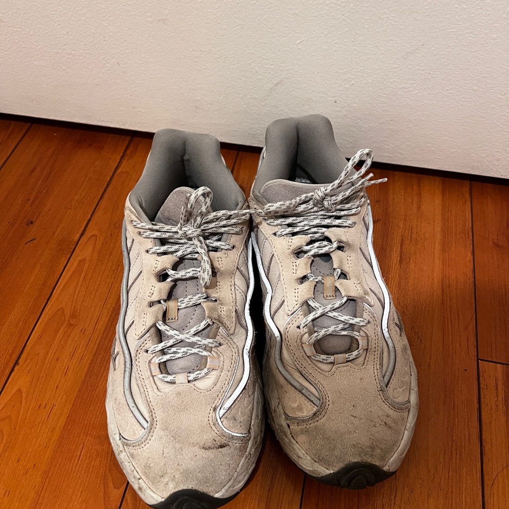 Men's Nike Gray Athletic Shoes size 10
